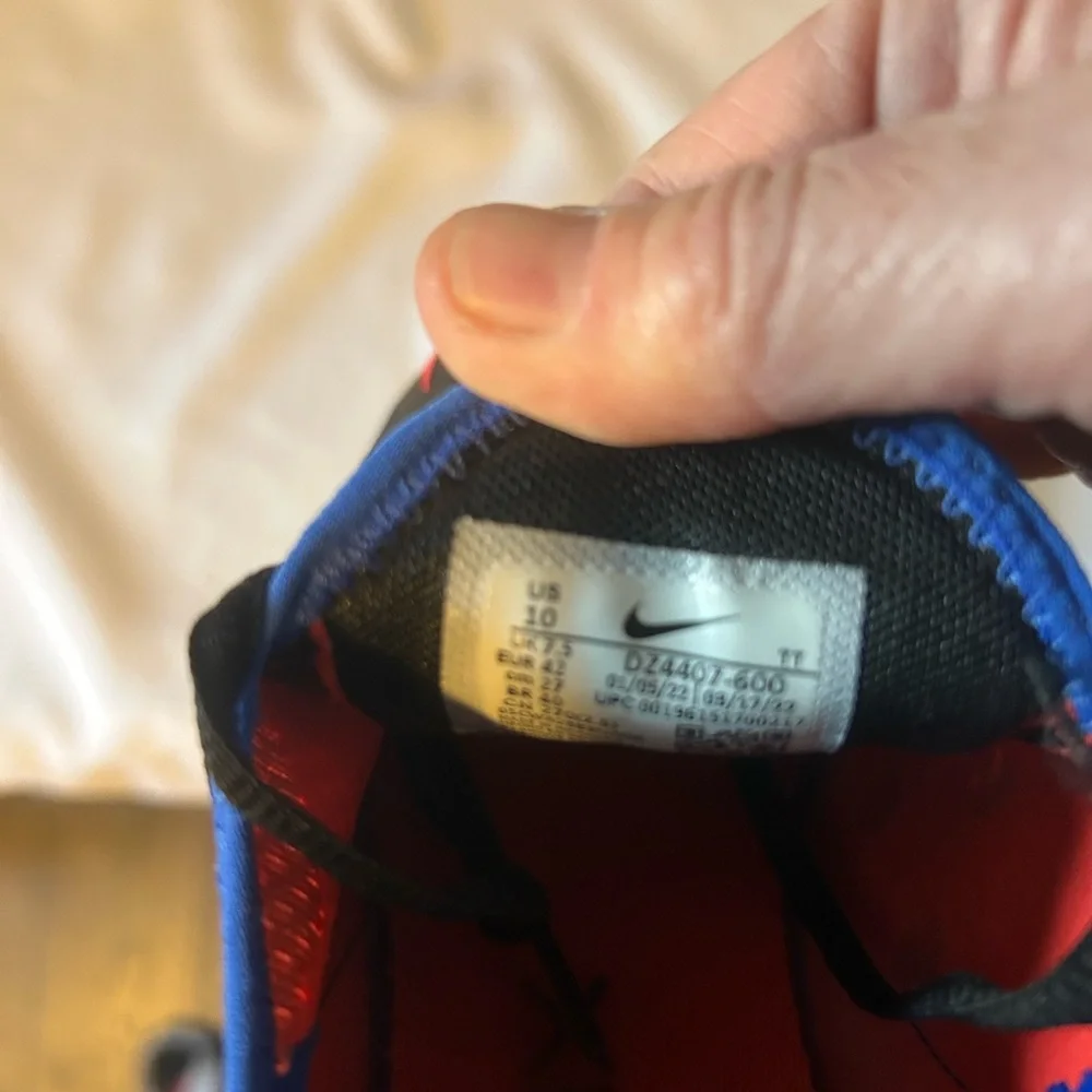 Nike Blue and Red Athletic Shoes 270 - Picture 3 of 3